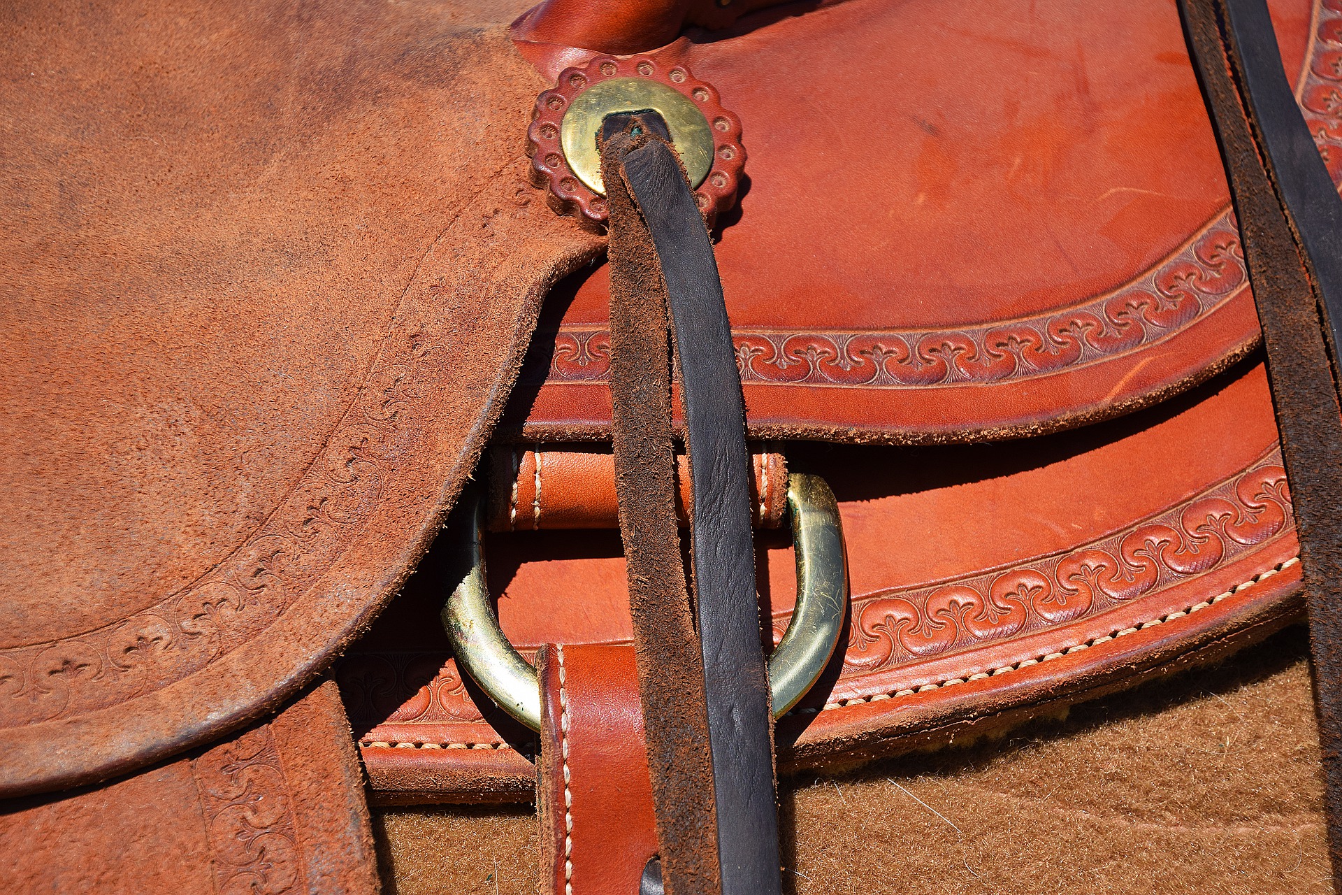 leather western saddle